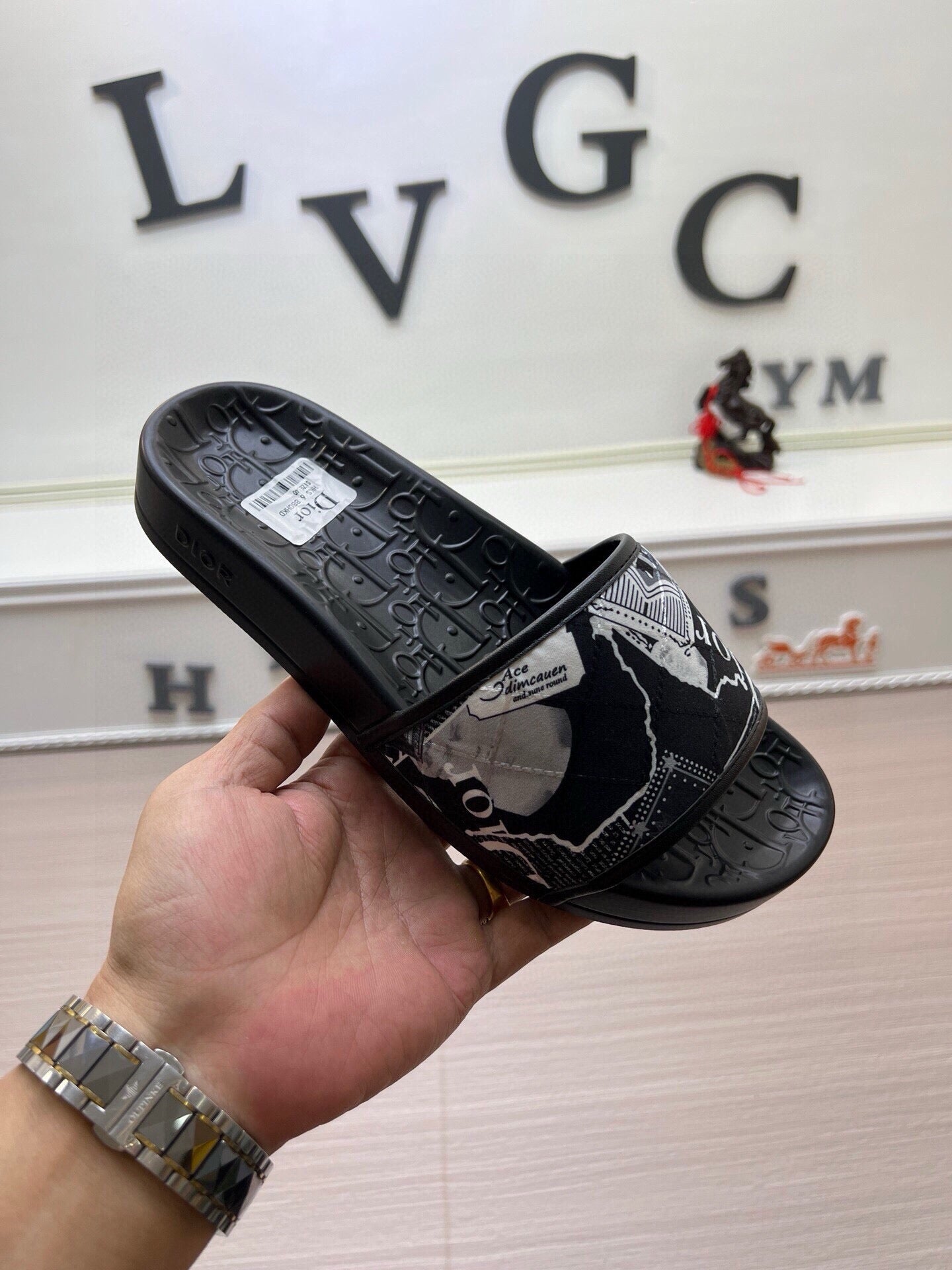 5LD214ZDE Stylish Slippers