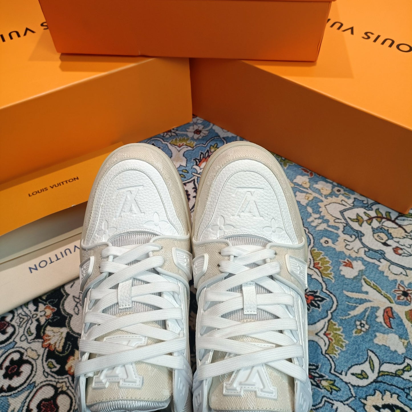 1XE23ZDE Stylish Sneakers