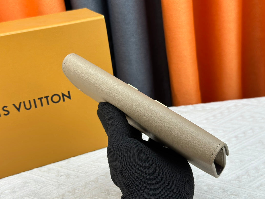 1XE74BDE Stylish leather wallets with package