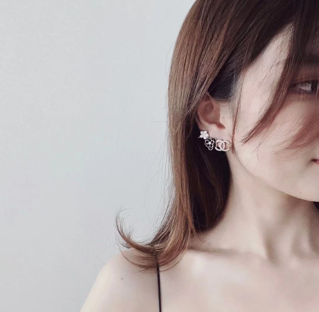 1YC131EDE Stylish Earrings