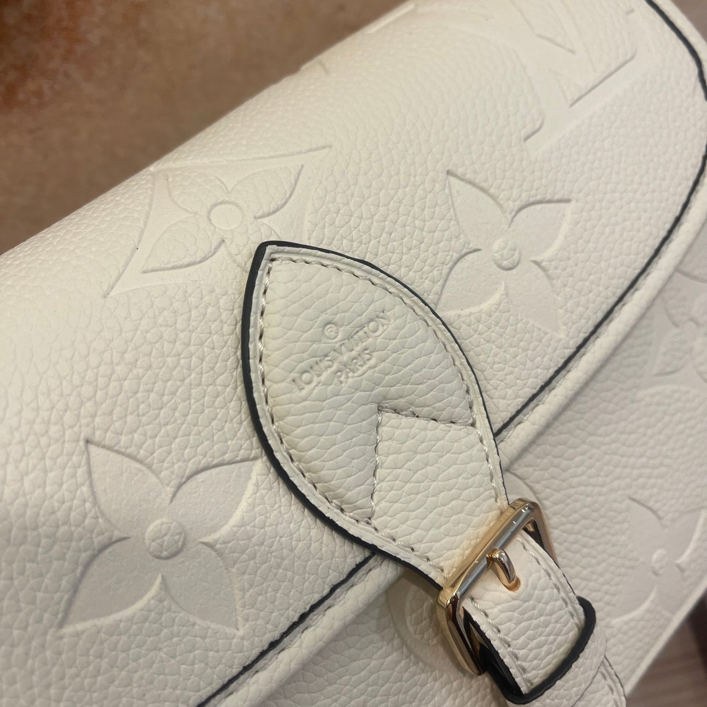 2XE028BDE Stylish leather bag 