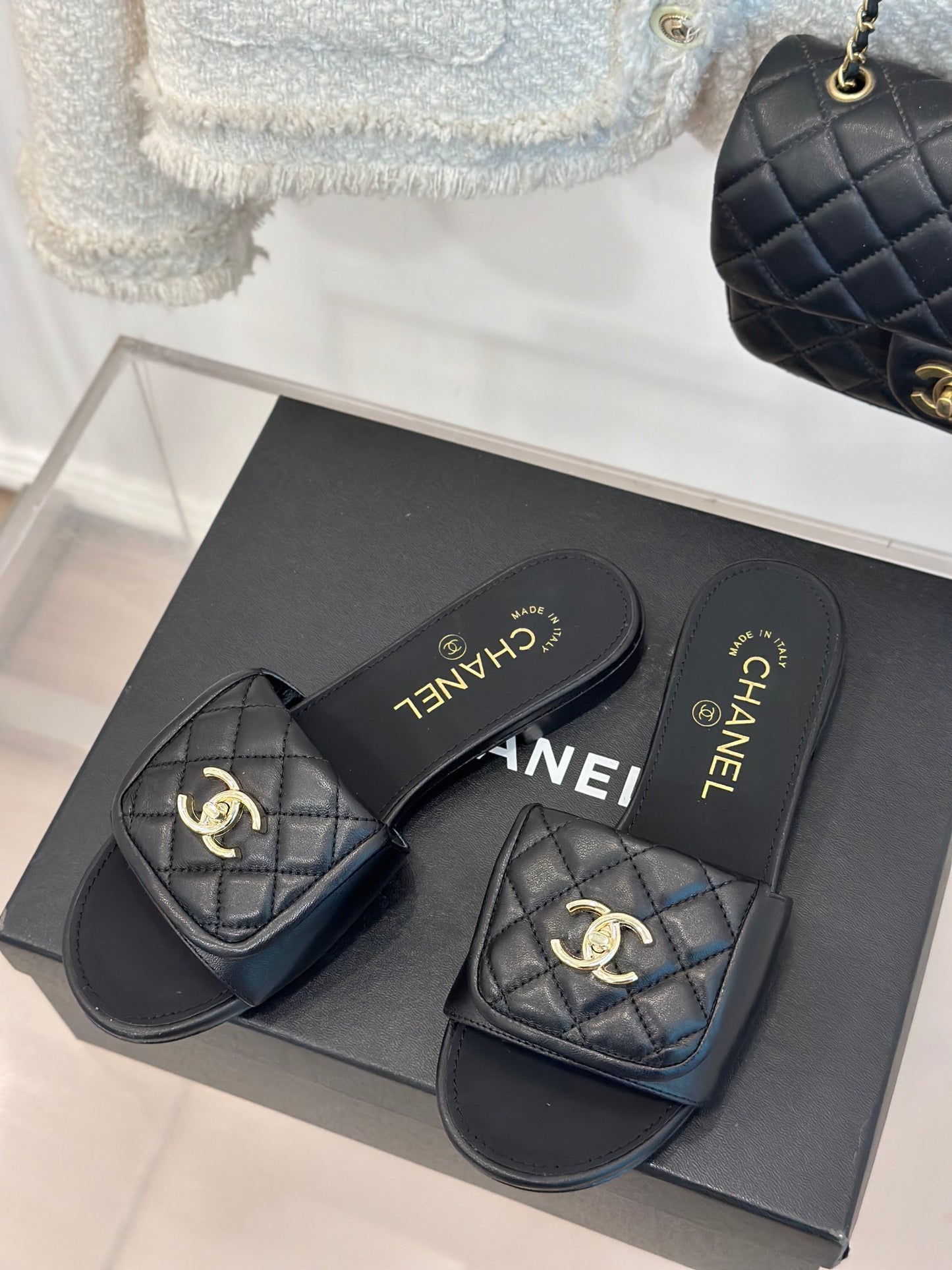 1ZC245ZDE Stylish Slippers