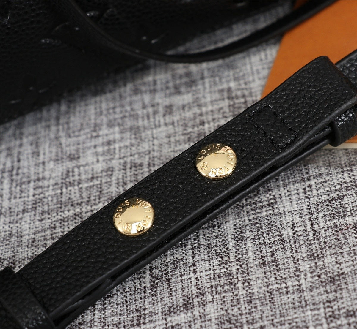 2XE60BDE Stylish leather bag 