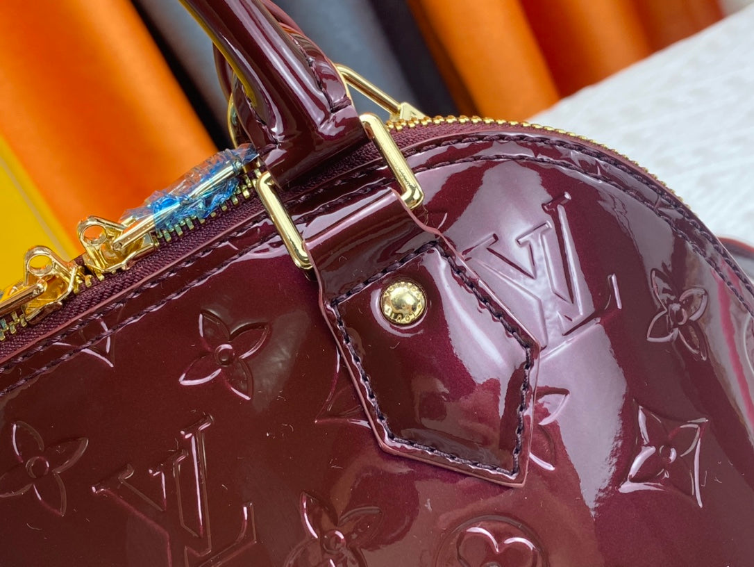 165NE97BDE Stylish leather bag