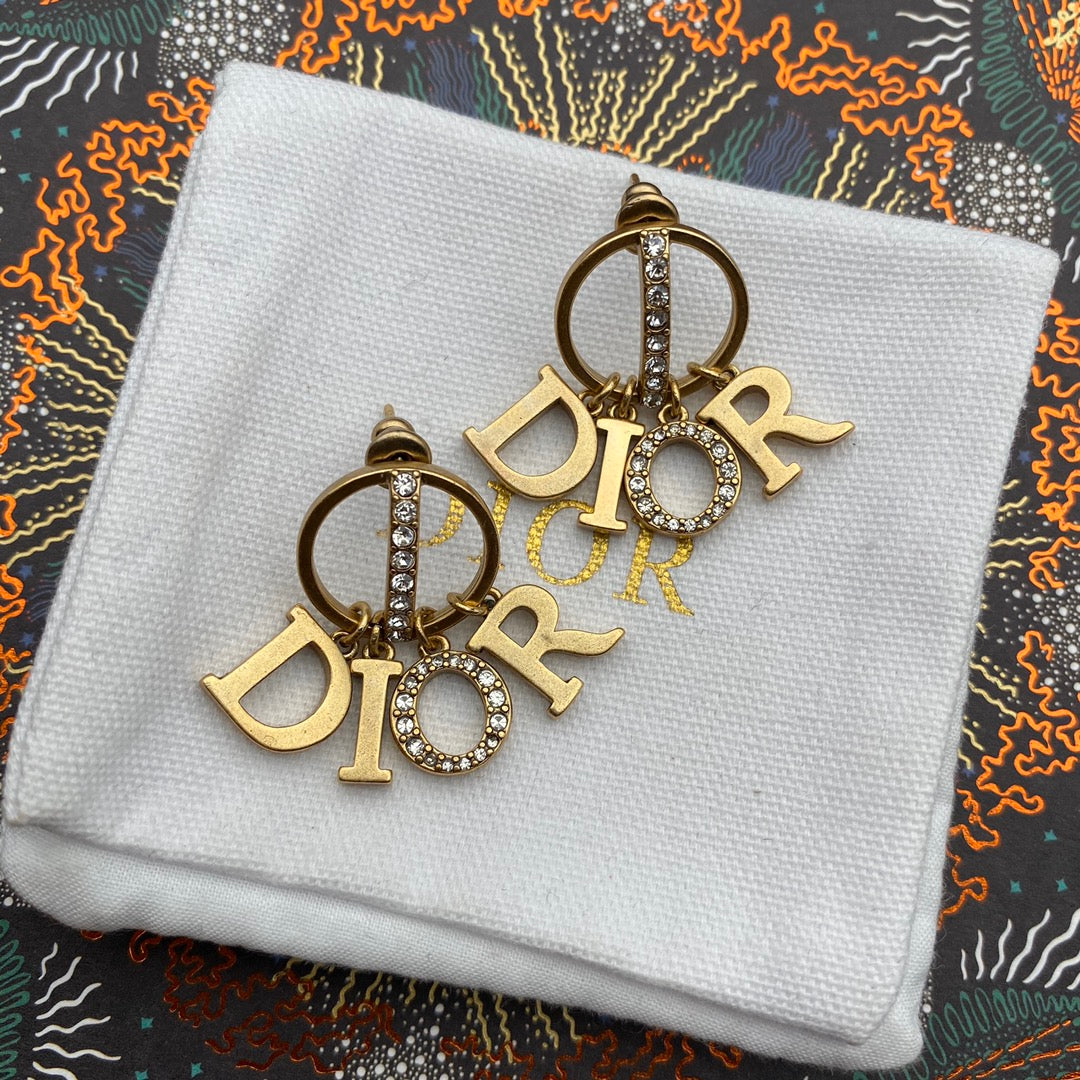 1YD471EDE Stylish Earrings