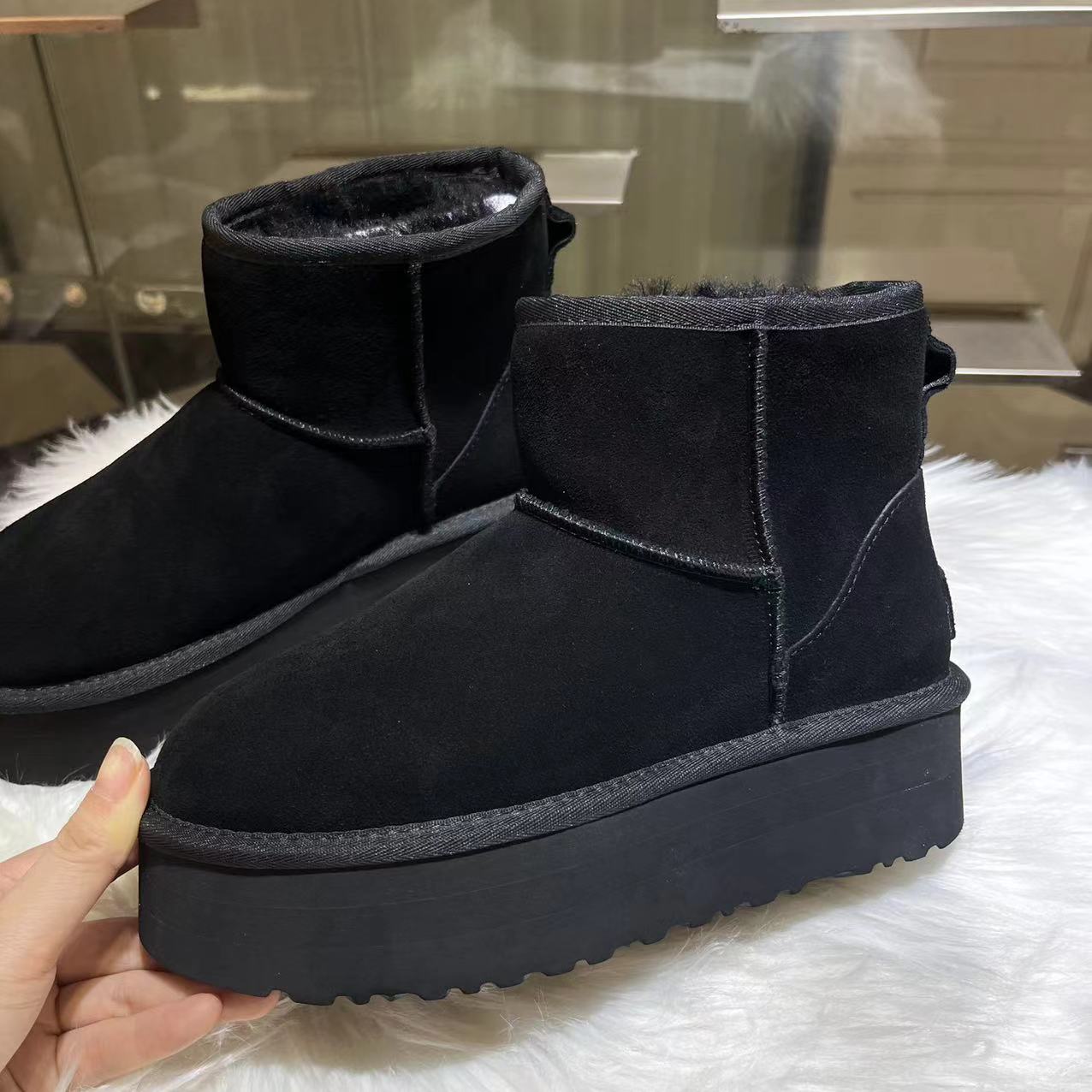 2YA95ZDE Stylish snow boots