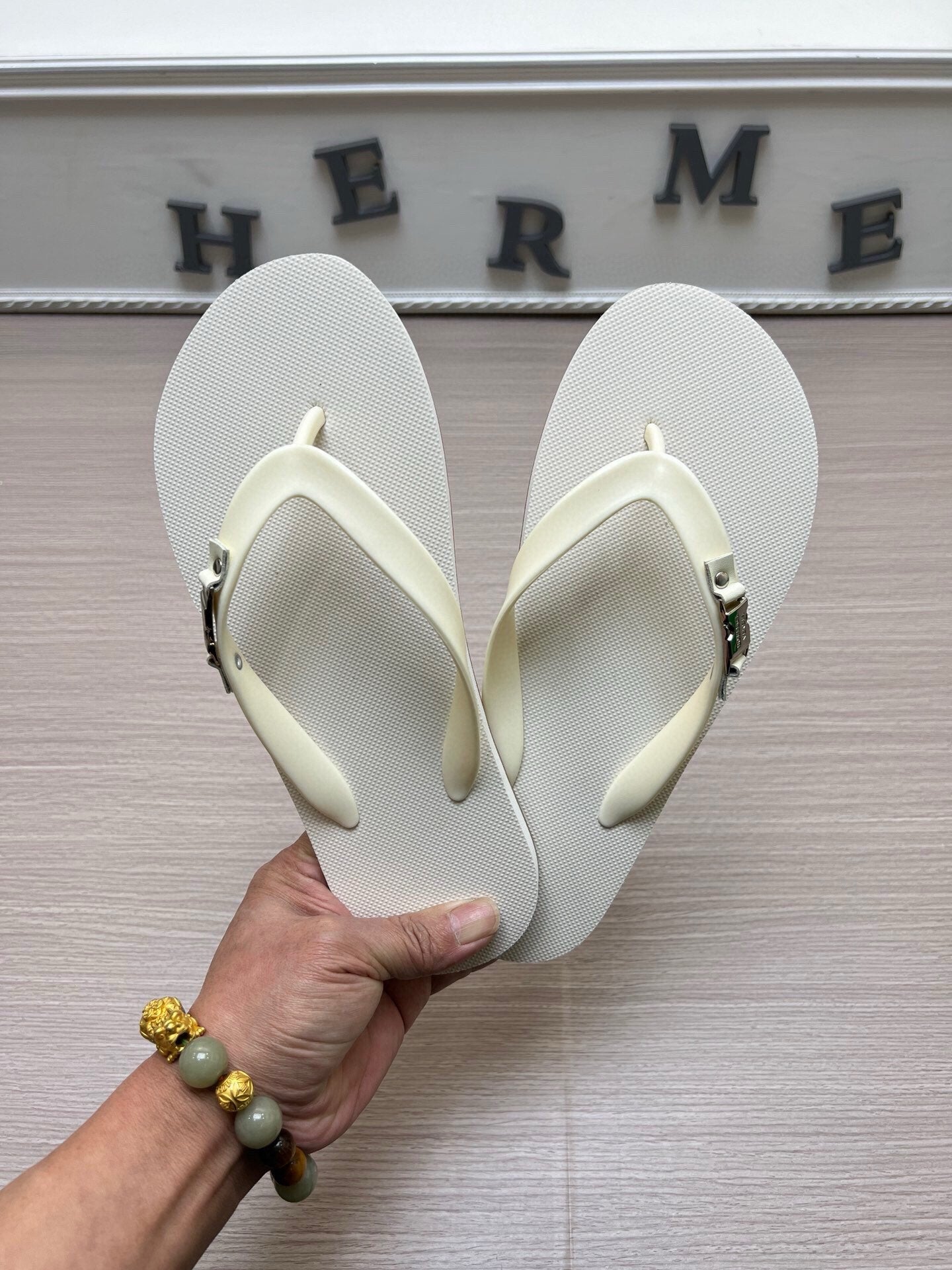 54A162ZDE Stylish slippers