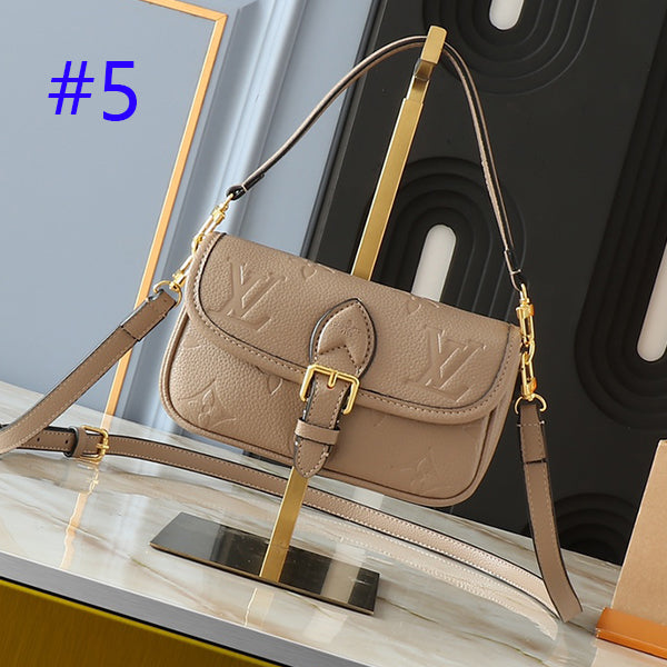 15XE3BDE Stylish leather bag