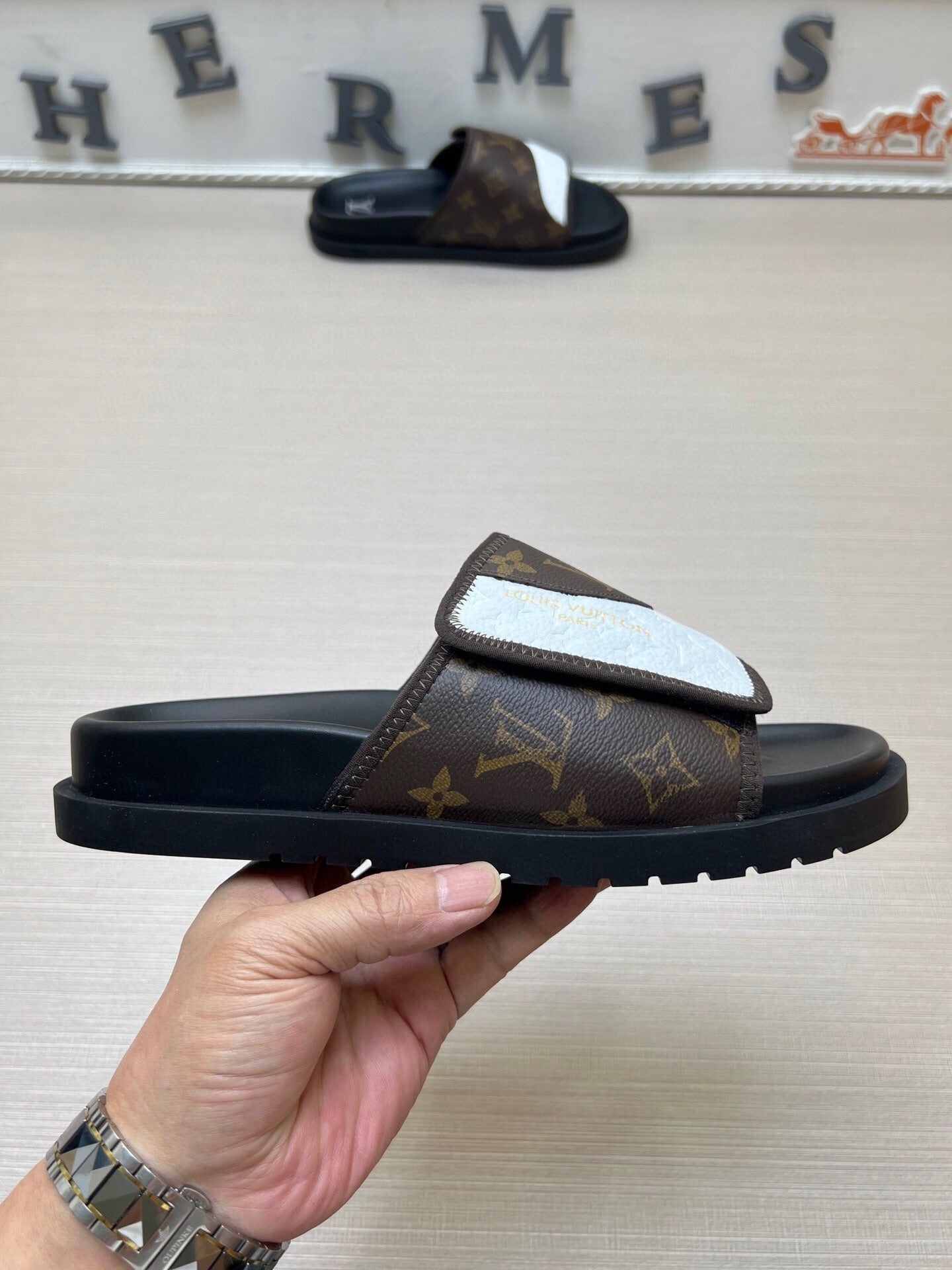 5WE250ZDE Stylish Slippers