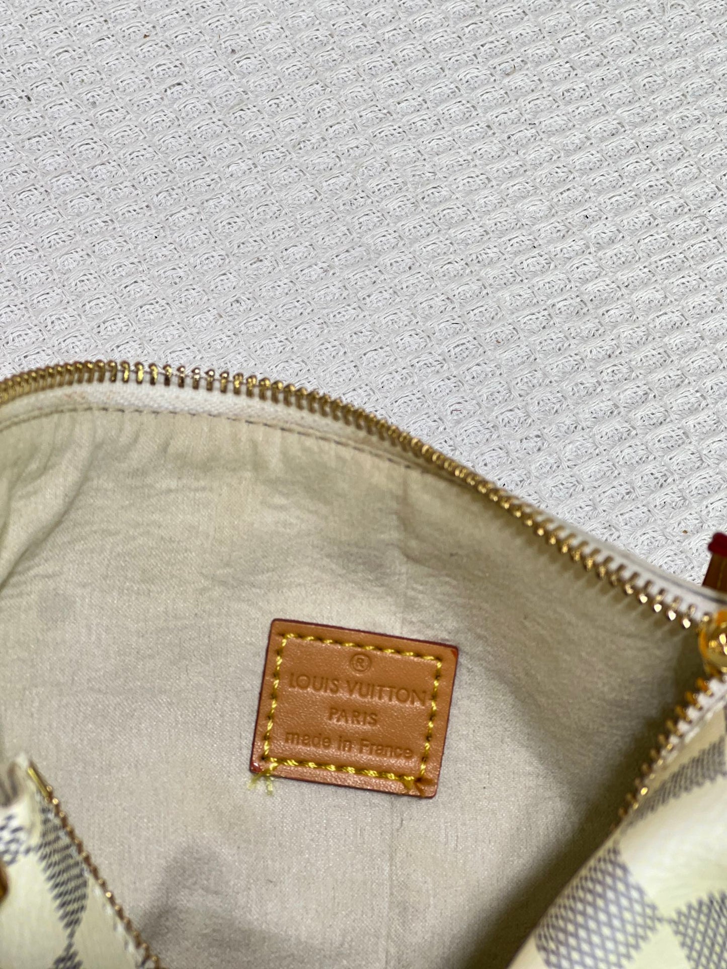 155NE18BDE Stylish leather bag