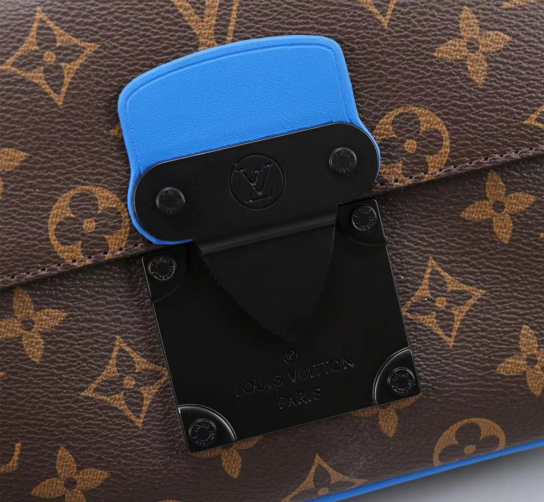 2XE137BDE Stylish leather bag 