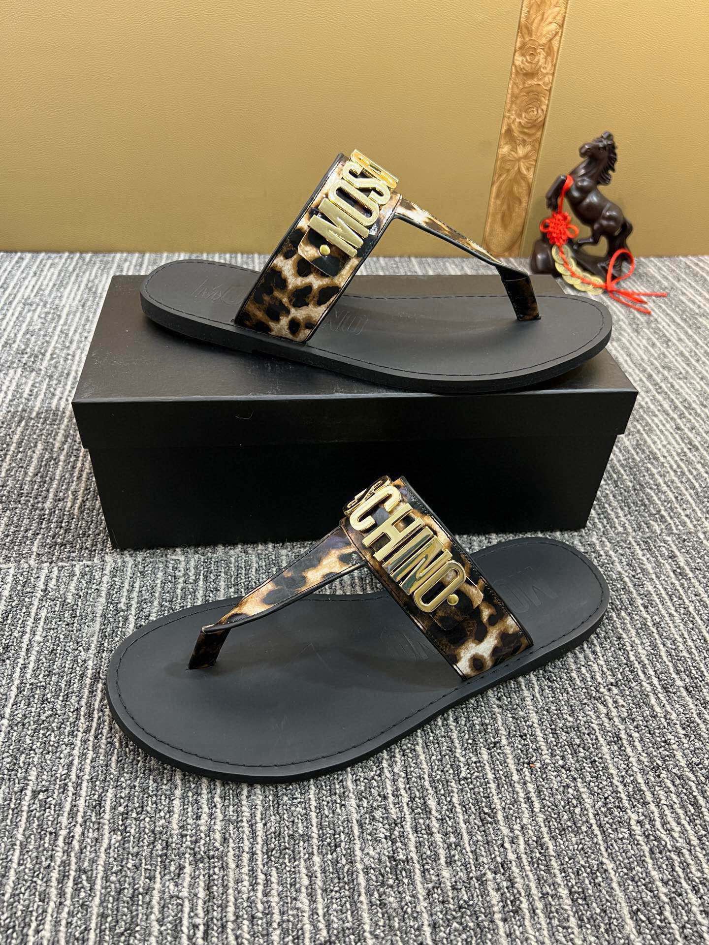 54A118ZDE Stylish slippers