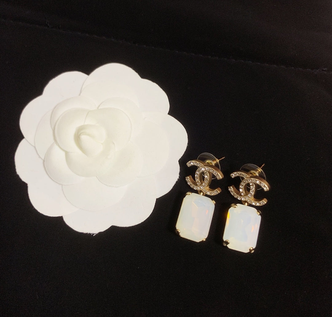 1YC166EDE Stylish Earrings