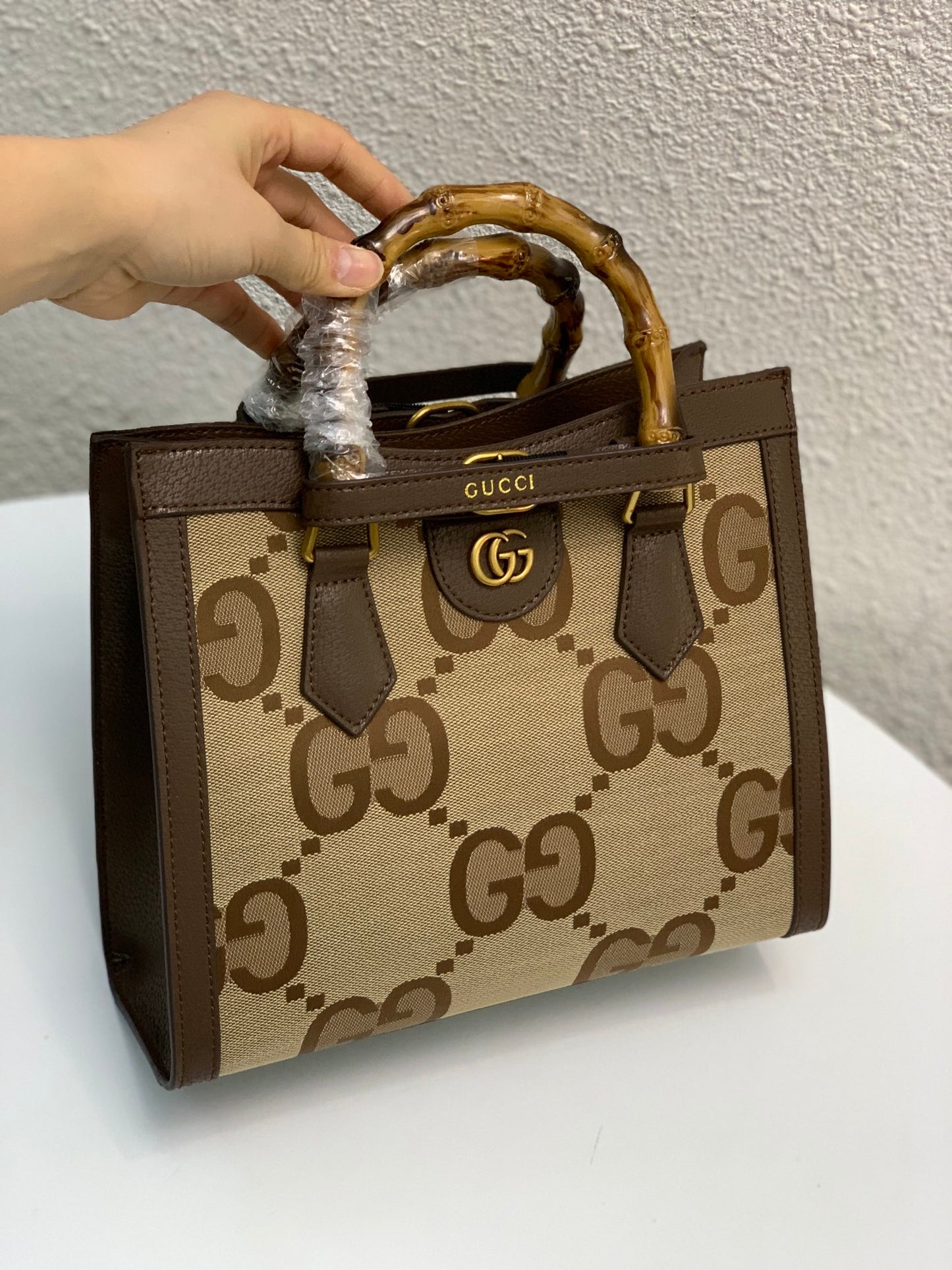 1XB117BDE Stylish leather bag 