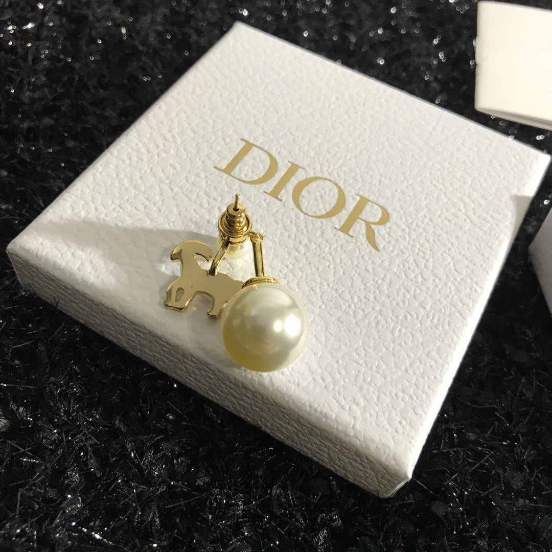 1YD375EDE Stylish Earrings