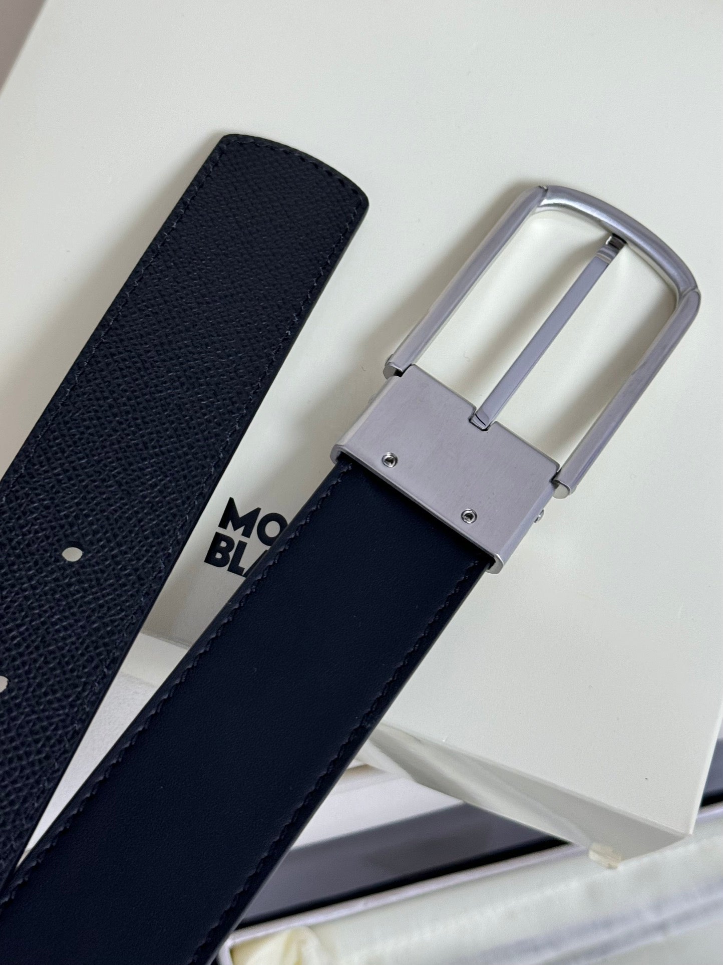 155RA235PDE Stylish  High quality belt With full package