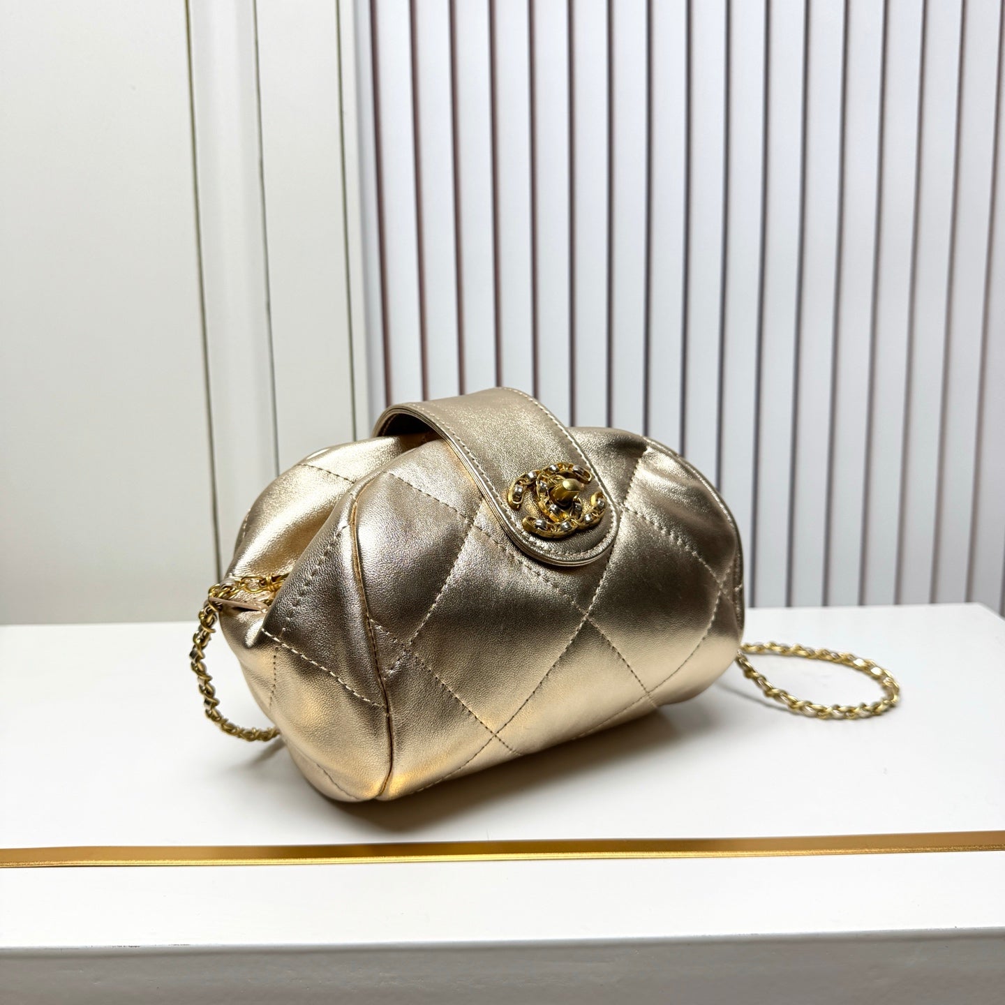 15RC49BDE Stylish leather bag