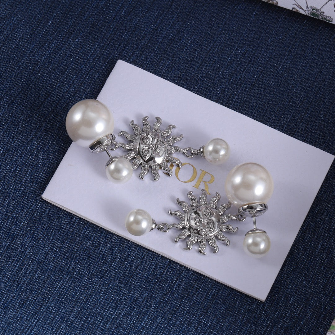 14D587EDE Stylish Earrings