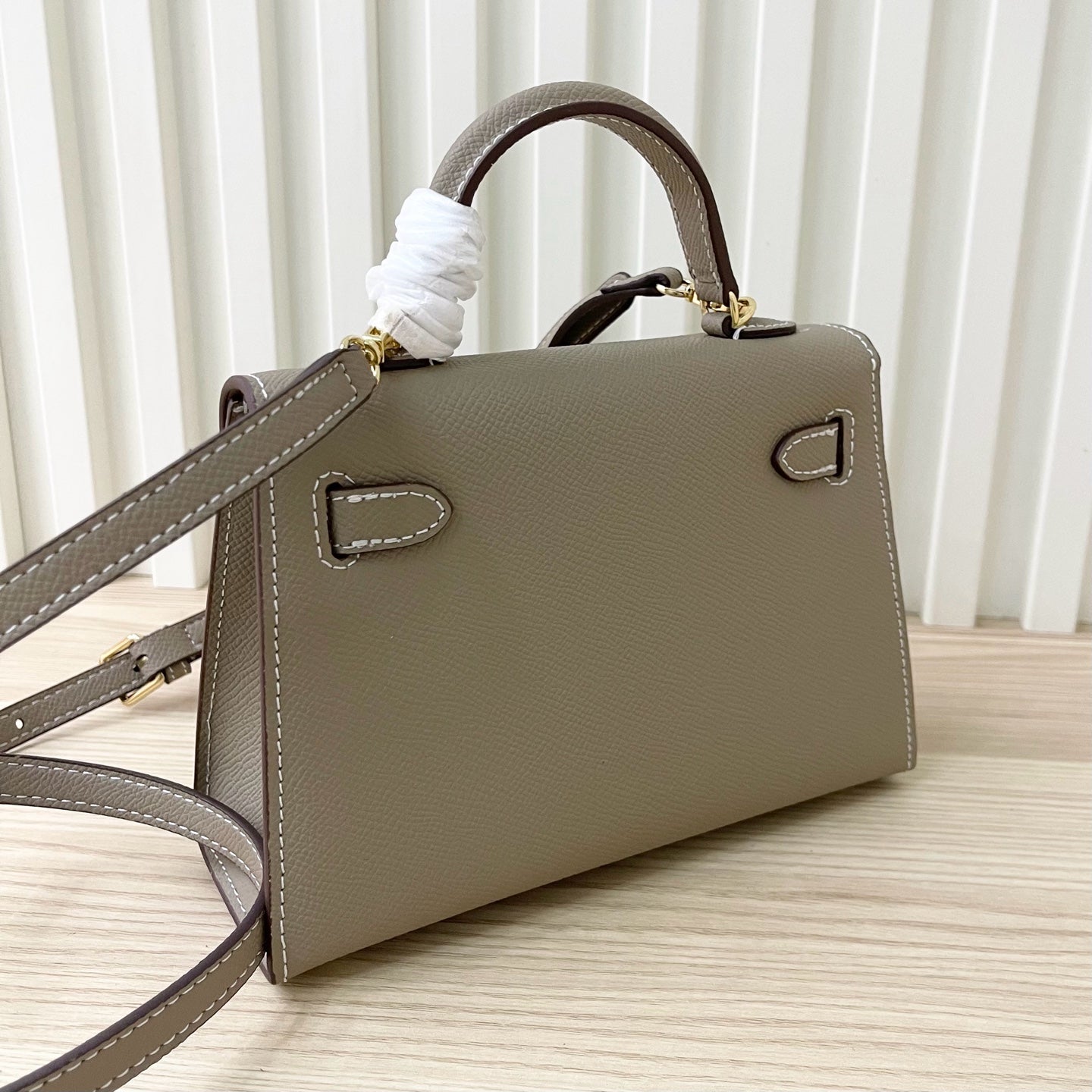 2WH26BDE Stylish leather bag