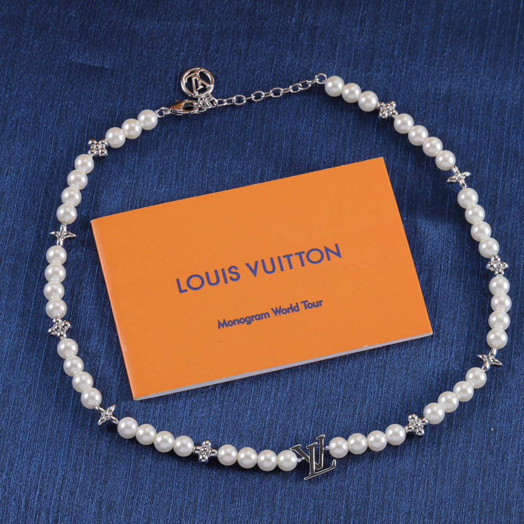 14E1017XDE Stylish Necklaces
