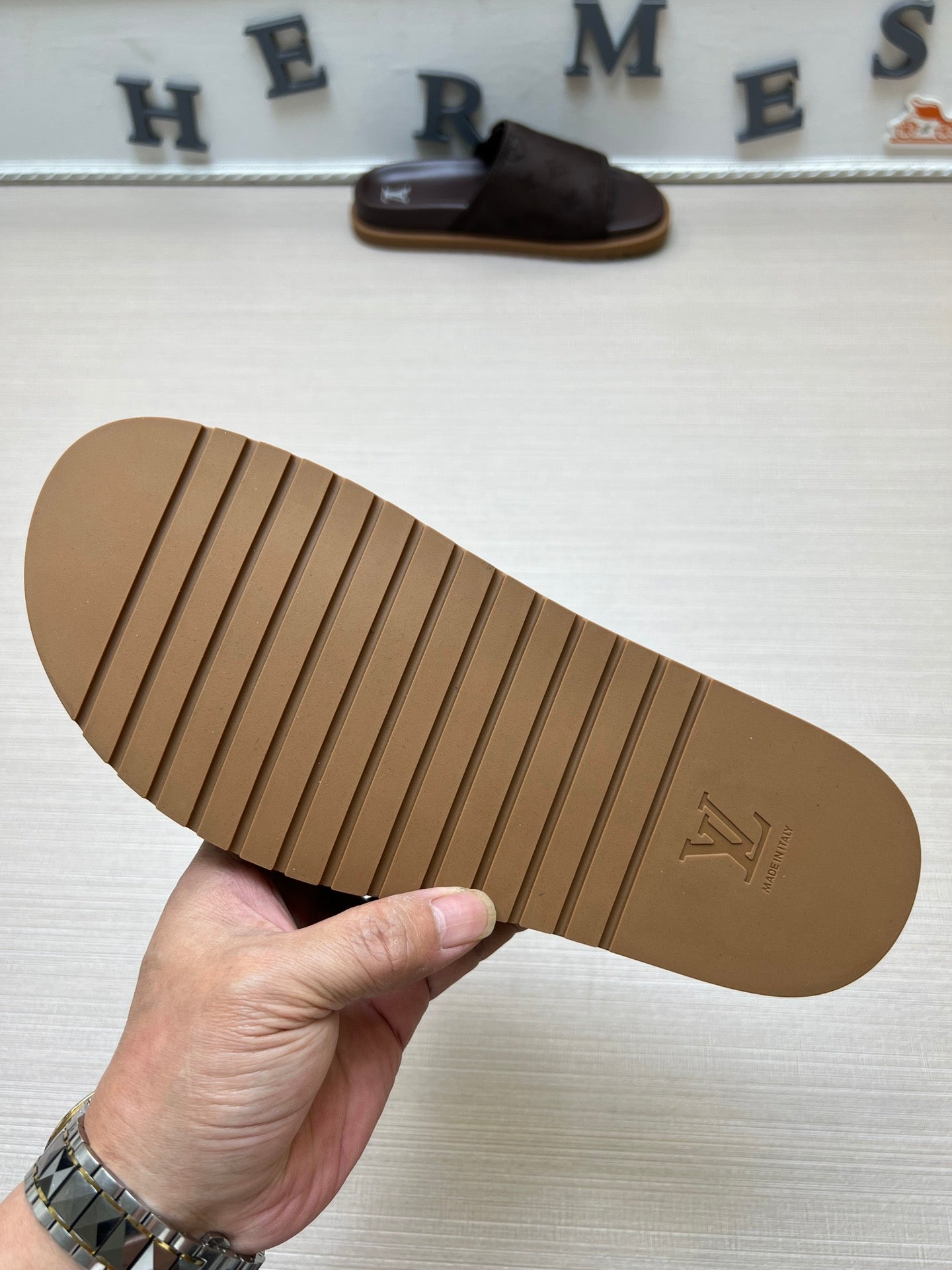 54E14ZDE Stylish slippers