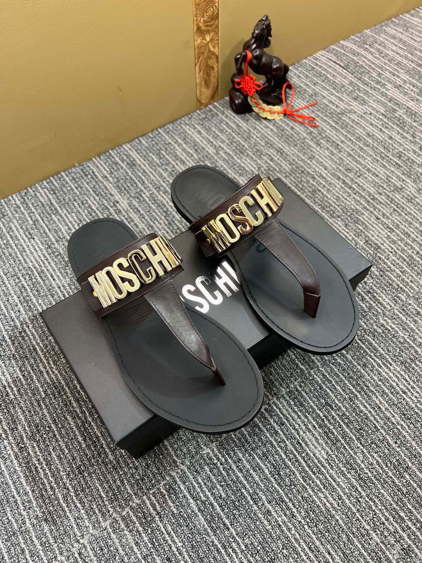 54A118ZDE Stylish slippers