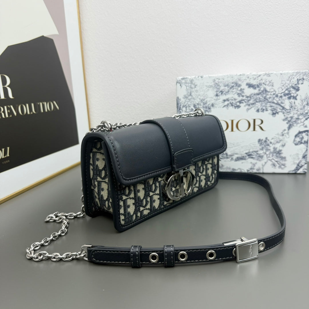 1WD81BDE Stylish leather bag