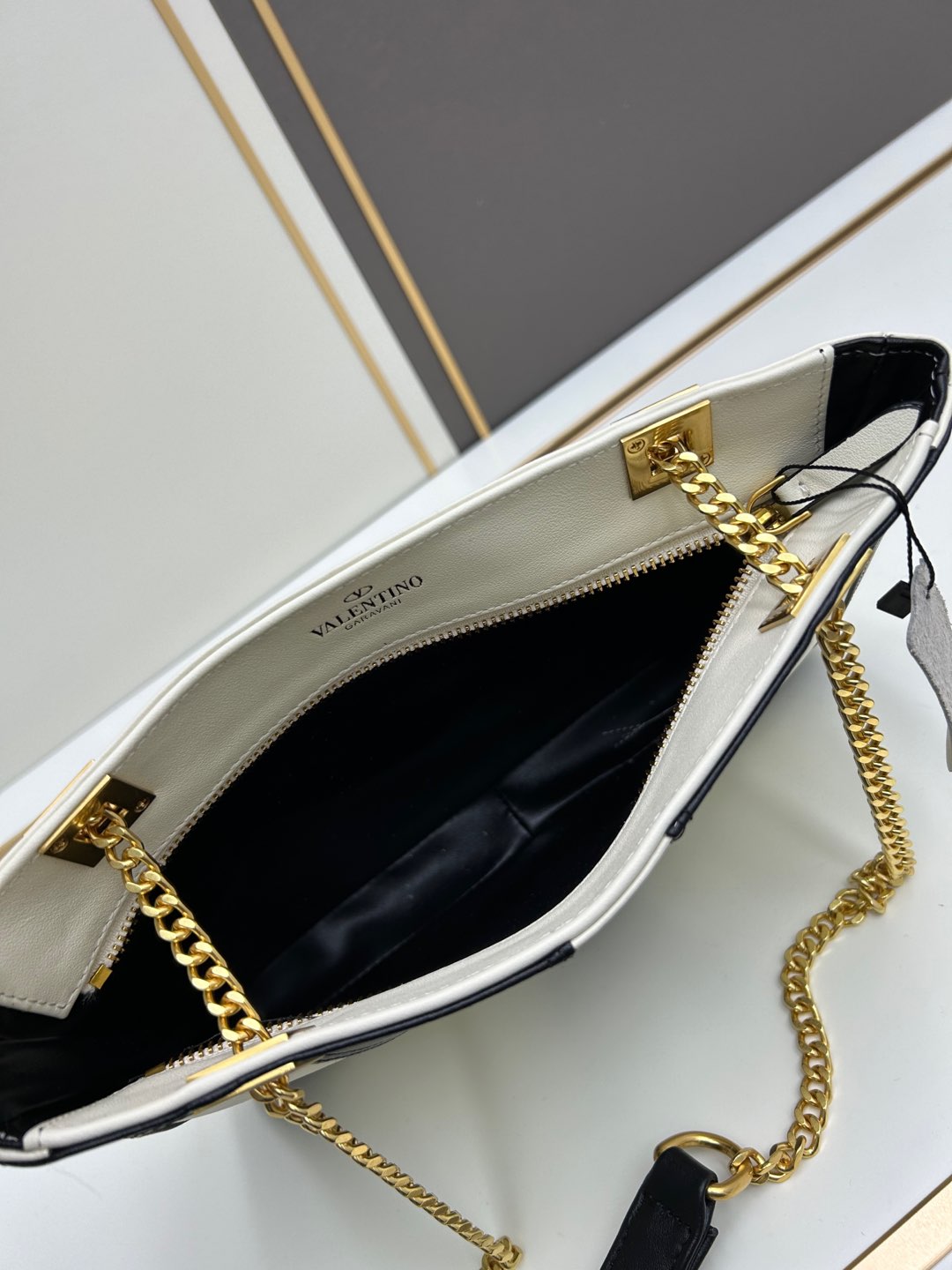 2WVL47BDE Stylish leather bag