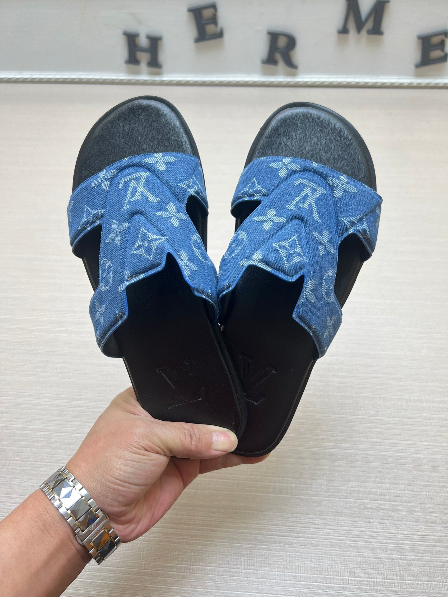 54E32ZDE Stylish slippers