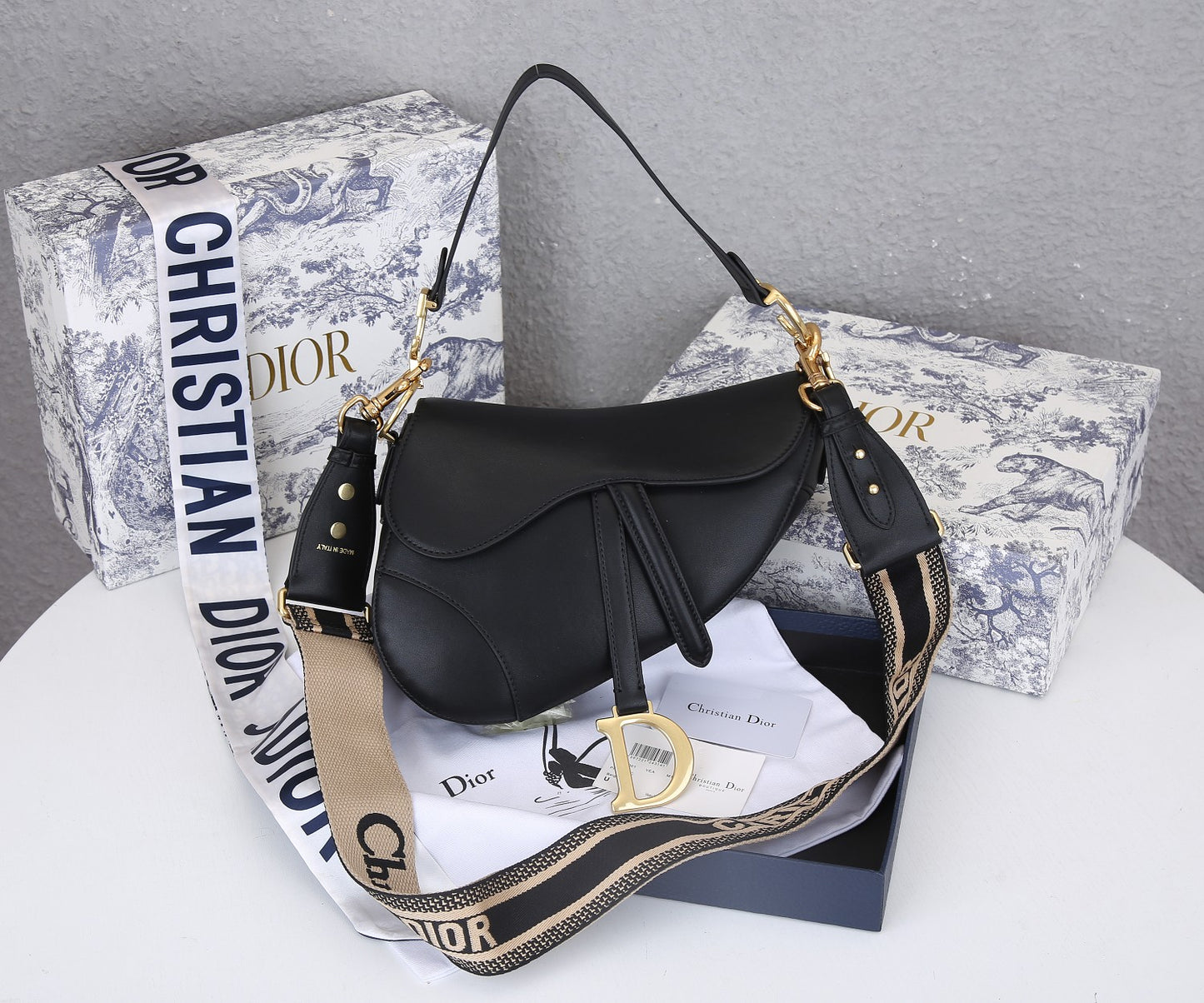 5D11BDE Stylish leather bag 