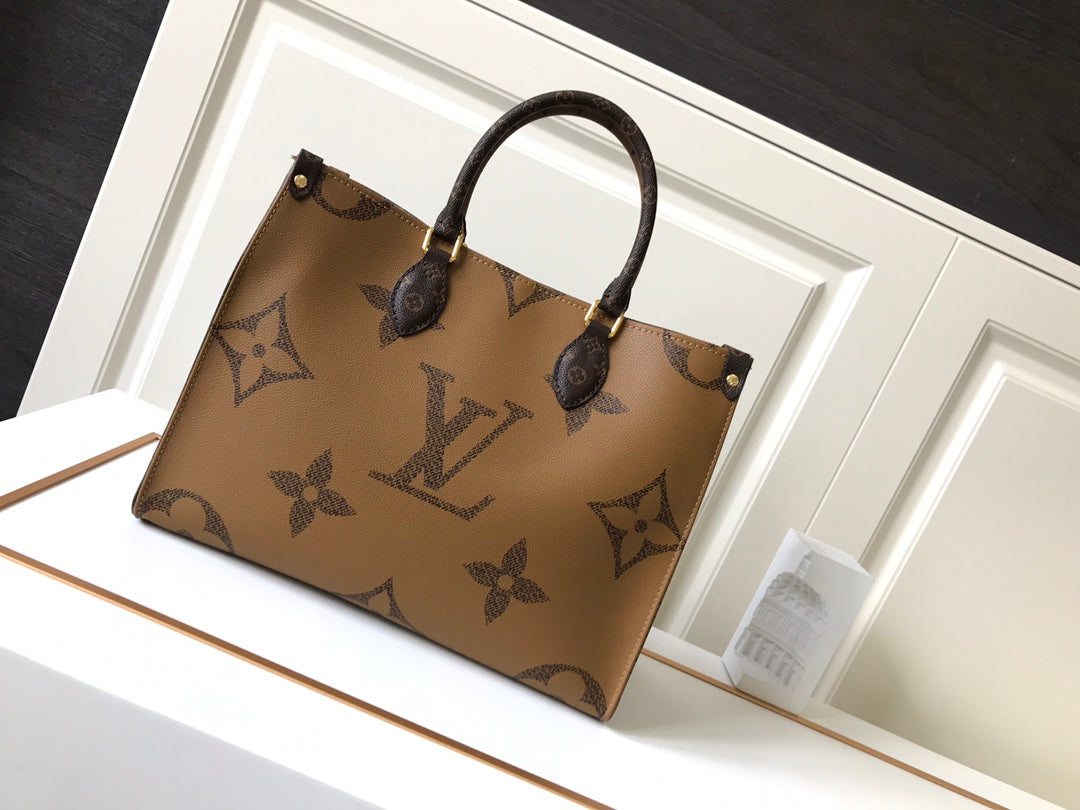 1XE65BDE Stylish leather bag 