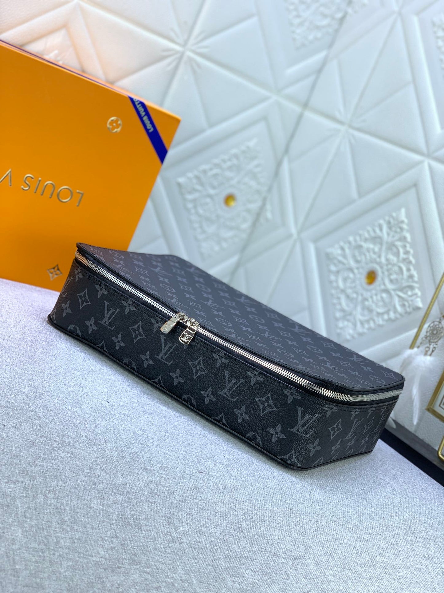 1XE272BDE Stylish leather bag 