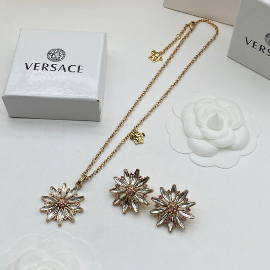 175RV68XDE Stylish Necklace