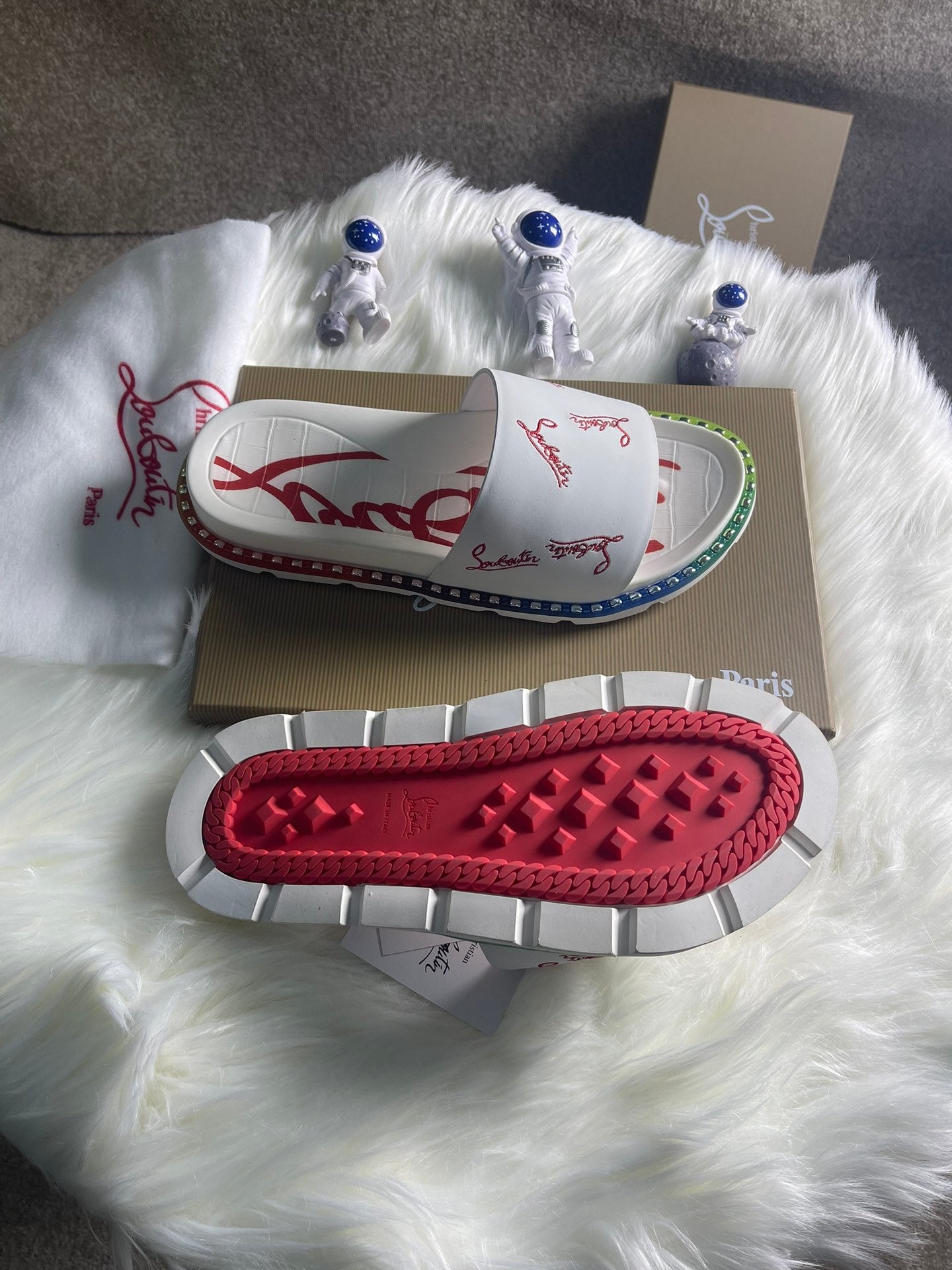 J4A25ZDE Stylish Slippers