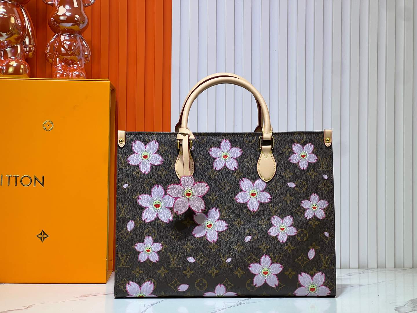 2WE42BDE Stylish leather bag