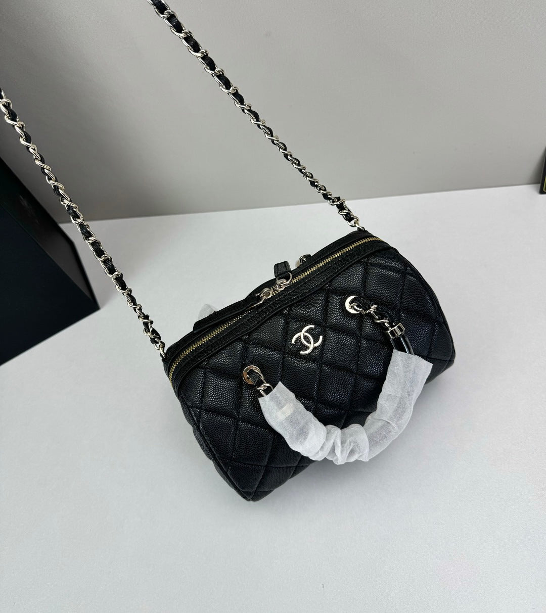 15RC55BDE Stylish leather bag