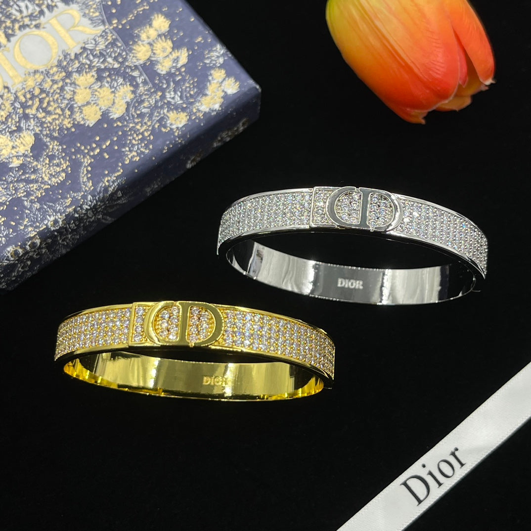 14D673KDE Stylish Bracelets