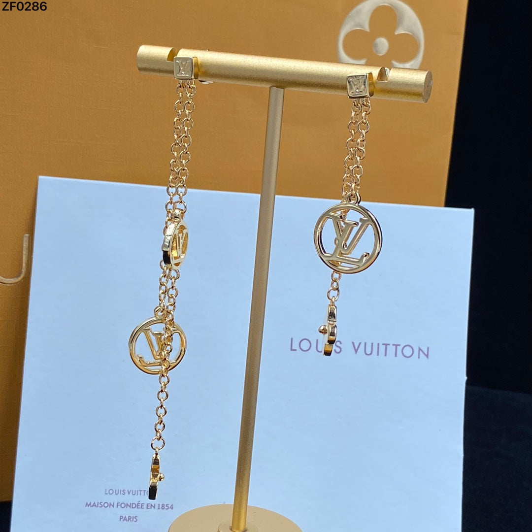 1YE347EDE Stylish Earrings