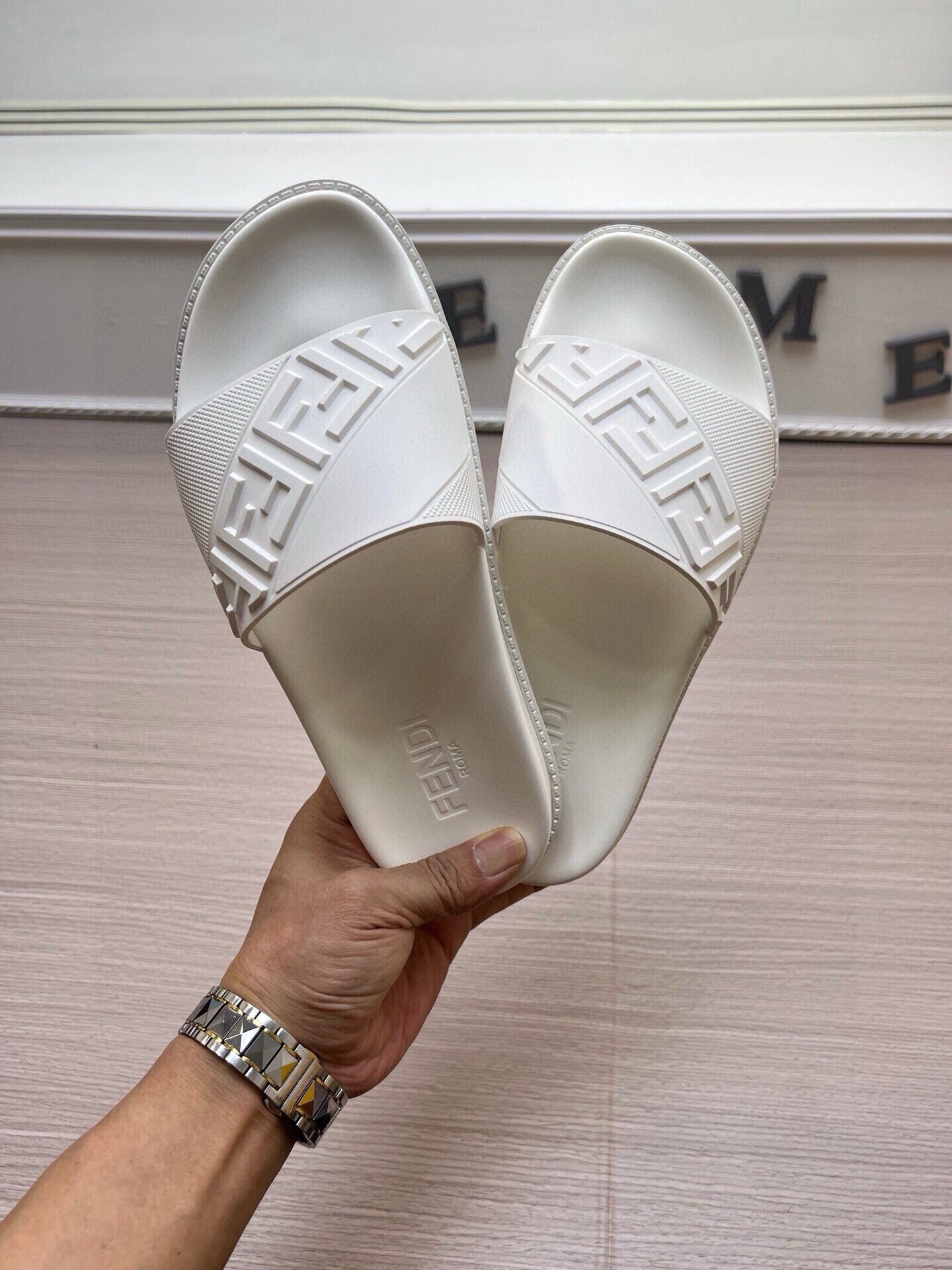 535ZF283ZDE Stylish Slippers