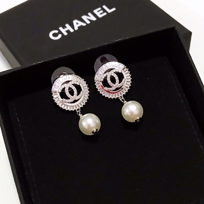 14C792EDE Stylish Earrings
