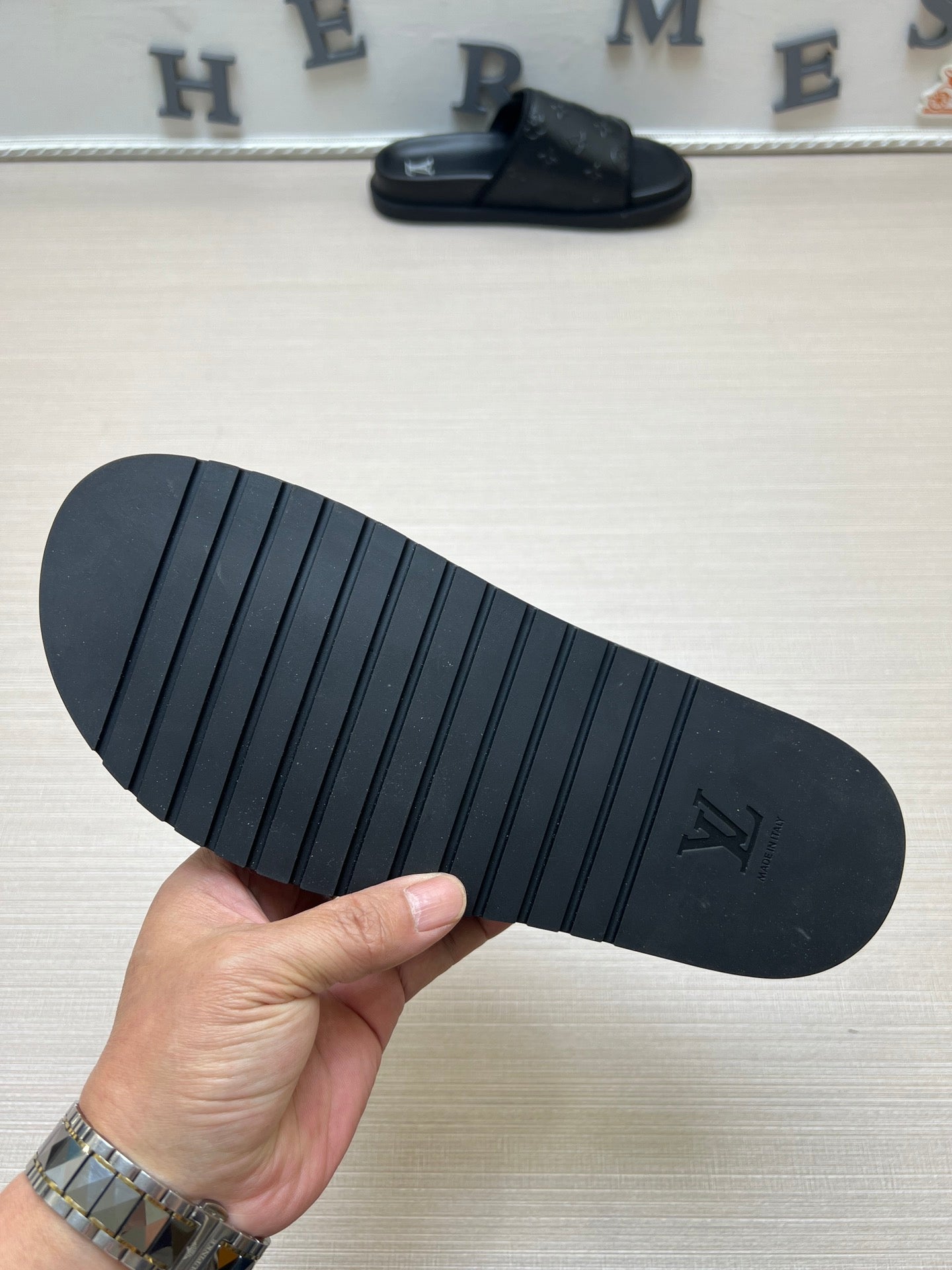 54E112ZDE Stylish slippers