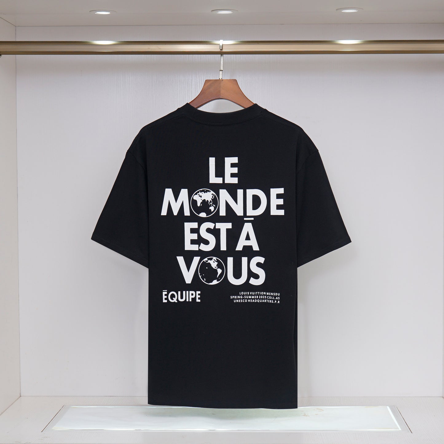 145NE70UDE Stylish T-shirt