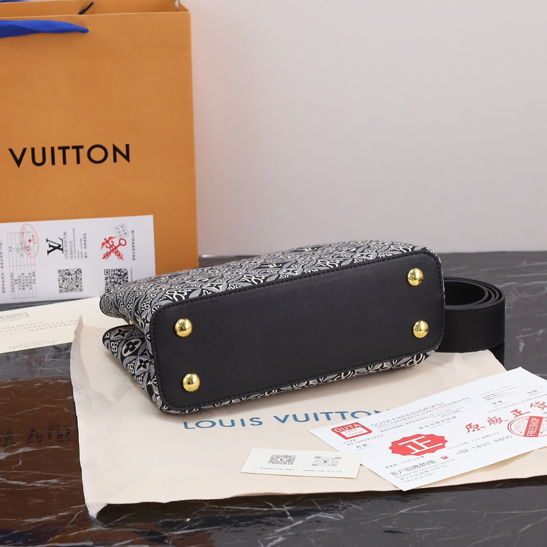 1XE441BDE Stylish leather bag