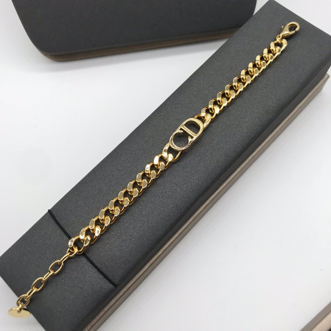 1D14XDE Stylish Bracelets