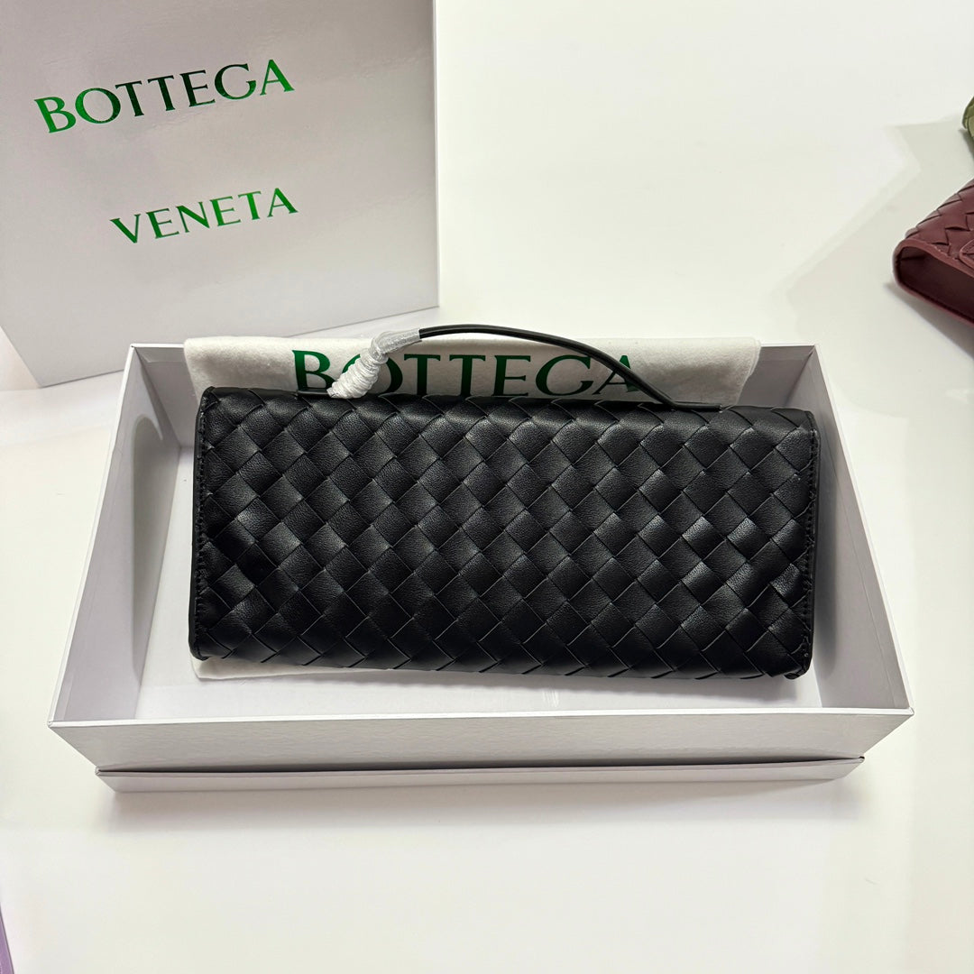 1XA380BDE Stylish leather bag 