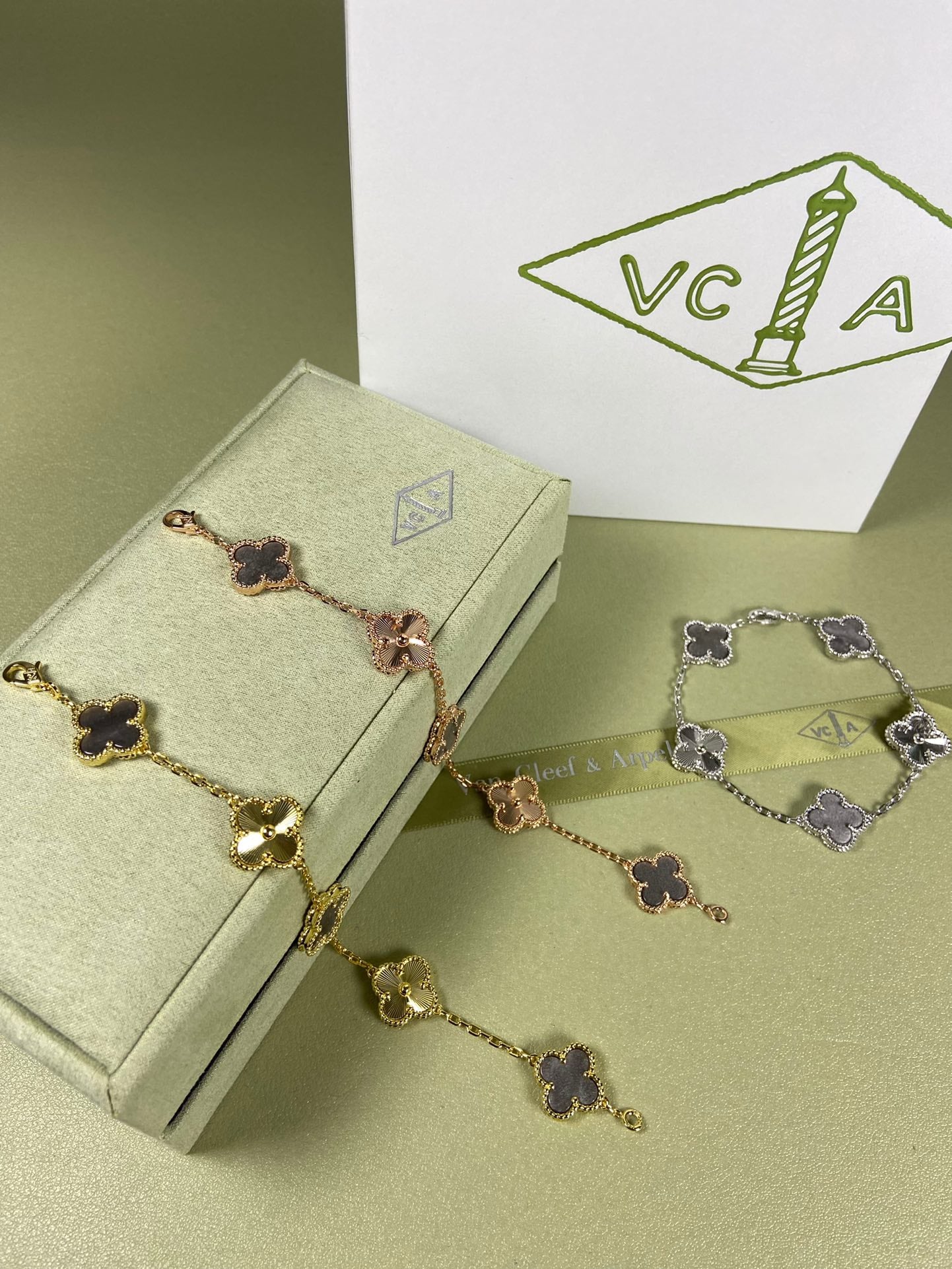 5XVA181KDE Stylish bracelets  5 flowers normal size1.5cm flower