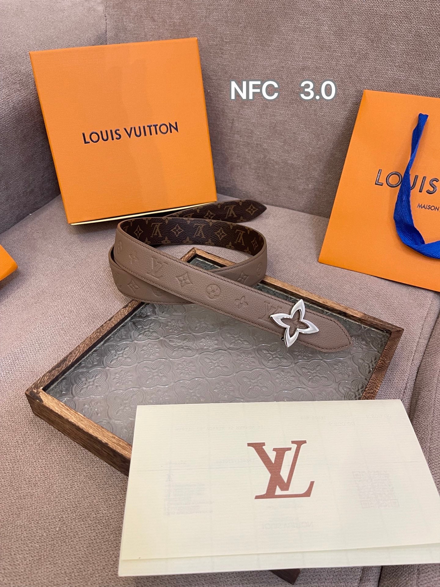 255RE11PDE Stylish  High quality belt With full package