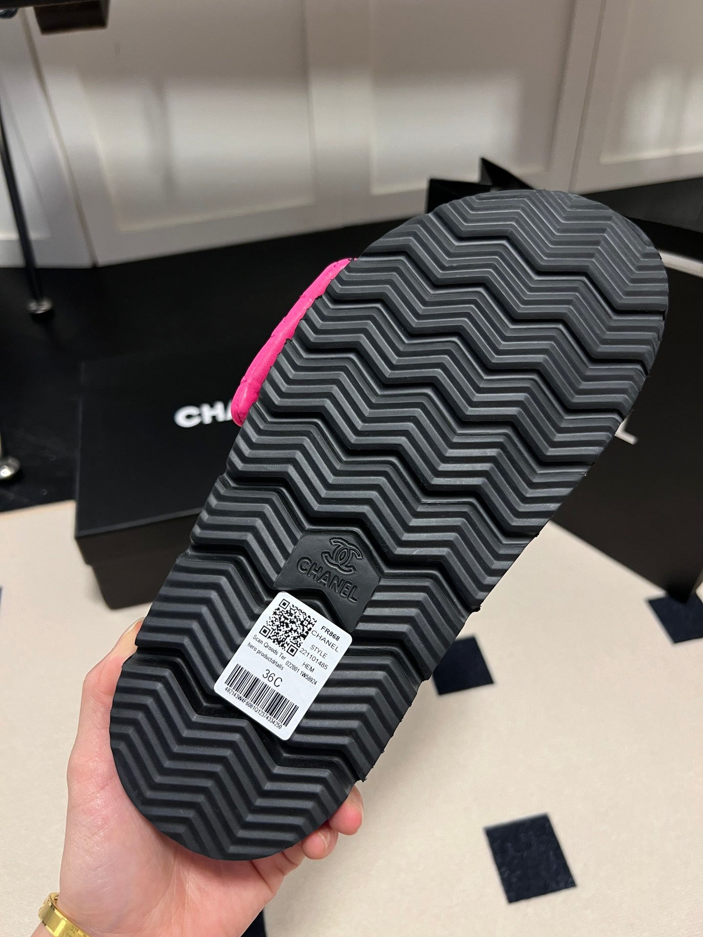 14C93ZDE Stylish Slippers