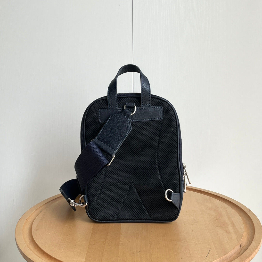 175NB111BDE Stylish leather bag