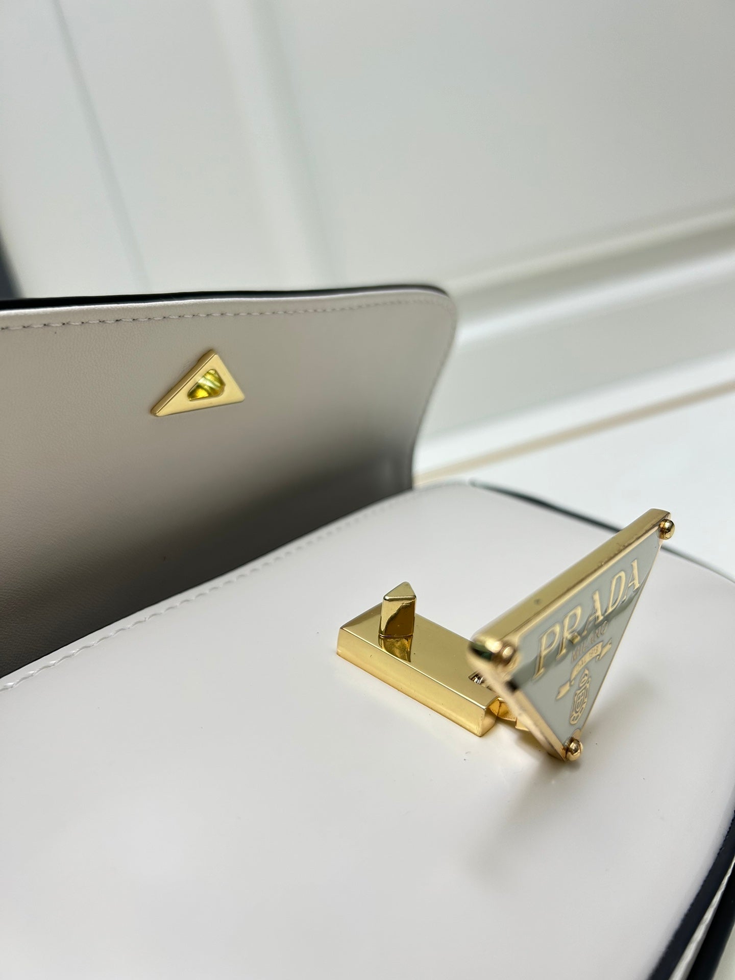 AXPD71BDE Stylish leather bag